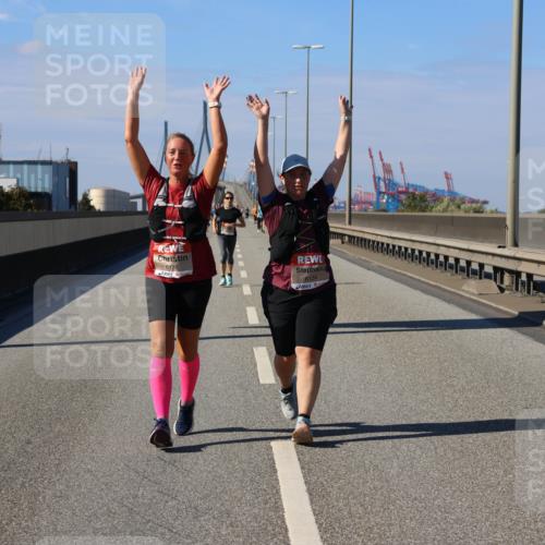 03.10.2025 - Köhlbrandbrückenlauf Strokosch-Dieckow http://msf.ph/oto/9166427 03.10.2025 13:19:45 Position 3 6135, 6134 meine-sportfotos.de