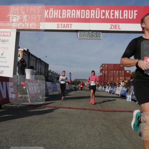 03.10.2025 - Köhlbrandbrückenlauf Matties Gatica Varas http://msf.ph/oto/9166430 03.10.2025 10:02:57 Ziel 1123, 3227, 3496, 3521, 3630, 3832 meine-sportfotos.de