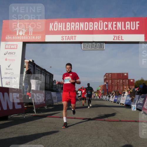 03.10.2025 - Köhlbrandbrückenlauf Matties Gatica Varas http://msf.ph/oto/9166472 03.10.2025 10:03:09 Ziel 1088, 1091, 1105, 1111, 1116, 1173, 1313, 1321, 1334, 1560, 3196, 3305, 3353 meine-sportfotos.de