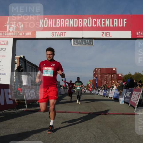 03.10.2025 - Köhlbrandbrückenlauf Matties Gatica Varas http://msf.ph/oto/9166473 03.10.2025 10:03:09 Ziel 1088, 1091, 1105, 1111, 1116, 1173, 1313, 1321, 1334, 1560, 3196, 3305, 3353 meine-sportfotos.de
