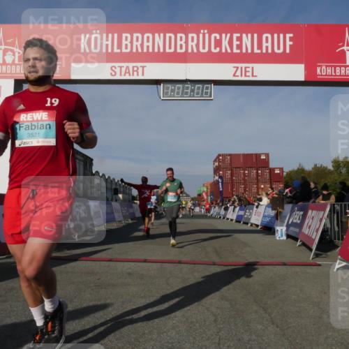 03.10.2025 - Köhlbrandbrückenlauf Matties Gatica Varas http://msf.ph/oto/9166475 03.10.2025 10:03:09 Ziel 1088, 1091, 1105, 1111, 1116, 1173, 1313, 1321, 1334, 1560, 3196, 3305, 3353 meine-sportfotos.de