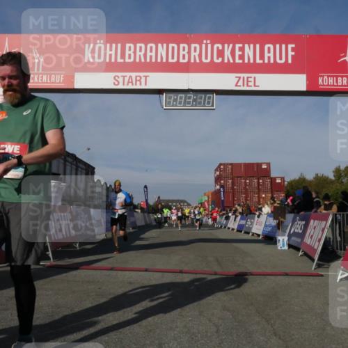 03.10.2025 - Köhlbrandbrückenlauf Matties Gatica Varas http://msf.ph/oto/9166485 03.10.2025 10:03:12 Ziel 1072, 1088, 1091, 1111, 1116, 1173, 1198, 1313, 1321, 1334, 1560, 1836, 1931, 3196, 3305, 3655 meine-sportfotos.de