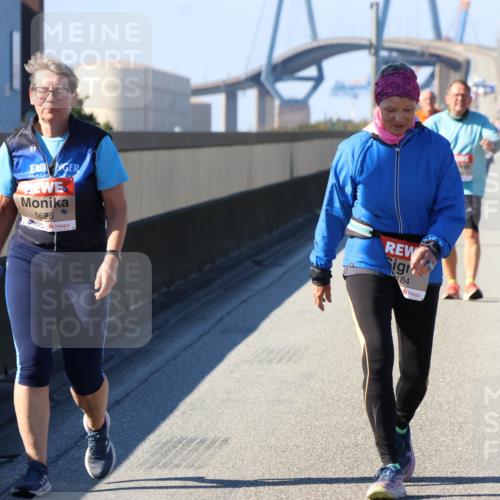 03.10.2025 - Köhlbrandbrückenlauf Strokosch-Dieckow http://msf.ph/oto/9166489 03.10.2025 13:20:17 Position 3 5696, 184 meine-sportfotos.de