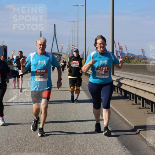 03.10.2025 - Köhlbrandbrückenlauf Strokosch-Dieckow http://msf.ph/oto/9166493 03.10.2025 13:20:22 Position 3 6542, 6546 meine-sportfotos.de