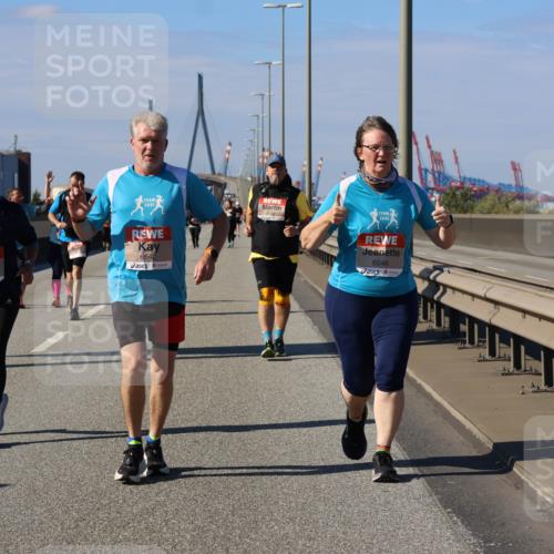 03.10.2025 - Köhlbrandbrückenlauf Strokosch-Dieckow http://msf.ph/oto/9166498 03.10.2025 13:20:22 Position 3 6542, 6546 meine-sportfotos.de