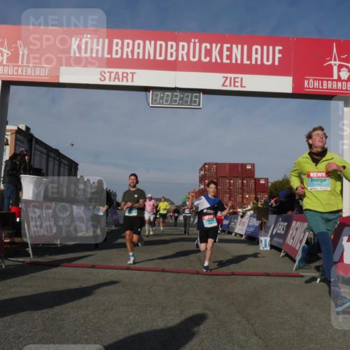 03.10.2025 - Köhlbrandbrückenlauf Matties Gatica Varas http://msf.ph/oto/9166501 03.10.2025 10:03:16 Ziel 1072, 1088, 1091, 1111, 1173, 1198, 1313, 1321, 1334, 1560, 1836, 1931, 2995, 2998, 3196, 3305, 3655, 3802 meine-sportfotos.de