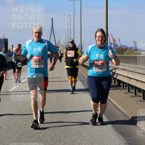 03.10.2025 - Köhlbrandbrückenlauf Strokosch-Dieckow http://msf.ph/oto/9166502 03.10.2025 13:20:22 Position 3 5254, 6542, 1, 6546 meine-sportfotos.de