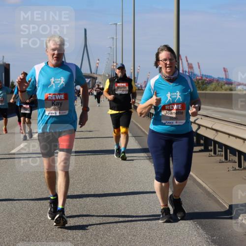 03.10.2025 - Köhlbrandbrückenlauf Strokosch-Dieckow http://msf.ph/oto/9166513 03.10.2025 13:20:23 Position 3 5254, 6542, 6546 meine-sportfotos.de
