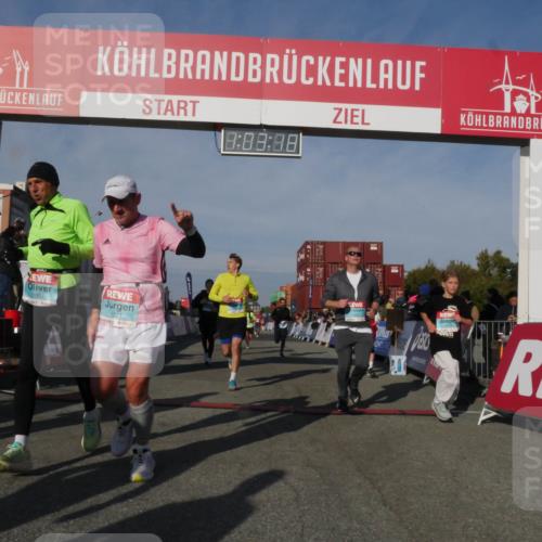 03.10.2025 - Köhlbrandbrückenlauf Matties Gatica Varas http://msf.ph/oto/9166514 03.10.2025 10:03:20 Ziel 1072, 1111, 1198, 1207, 1334, 1682, 1836, 1931, 2995, 2998, 3305, 3655, 3802 meine-sportfotos.de