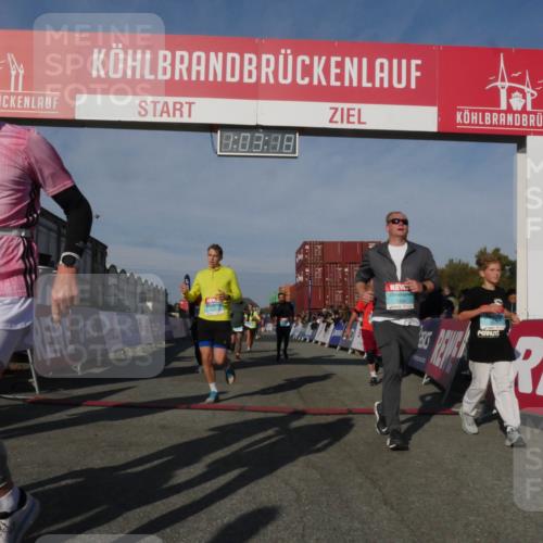 03.10.2025 - Köhlbrandbrückenlauf Matties Gatica Varas http://msf.ph/oto/9166516 03.10.2025 10:03:20 Ziel 1072, 1111, 1198, 1207, 1334, 1682, 1836, 1931, 2995, 2998, 3305, 3655, 3802 meine-sportfotos.de