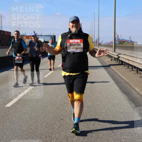 03.10.2025 - Köhlbrandbrückenlauf Strokosch-Dieckow http://msf.ph/oto/9166520 03.10.2025 13:20:28 Position 3 4906 meine-sportfotos.de