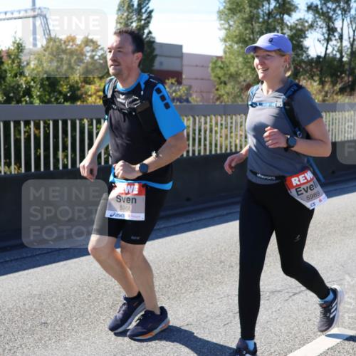 03.10.2025 - Köhlbrandbrückenlauf Strokosch-Dieckow http://msf.ph/oto/9166534 03.10.2025 13:20:31 Position 3 5988, 5989 meine-sportfotos.de
