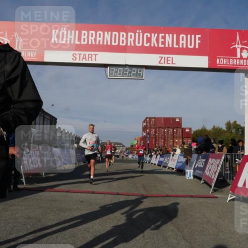 03.10.2025 - Köhlbrandbrückenlauf Matties Gatica Varas http://msf.ph/oto/9166537 03.10.2025 10:03:26 Ziel 1207, 1274, 1682, 1808, 1864, 2995, 2998, 3066, 3731, 3802 meine-sportfotos.de