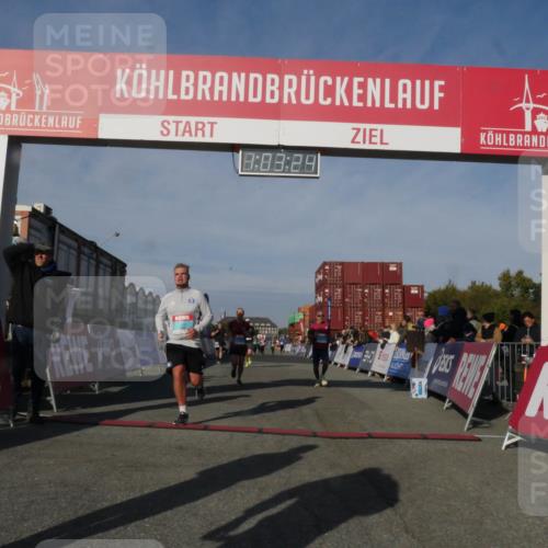 03.10.2025 - Köhlbrandbrückenlauf Matties Gatica Varas http://msf.ph/oto/9166538 03.10.2025 10:03:26 Ziel 1207, 1274, 1682, 1808, 1864, 2995, 2998, 3066, 3731, 3802 meine-sportfotos.de