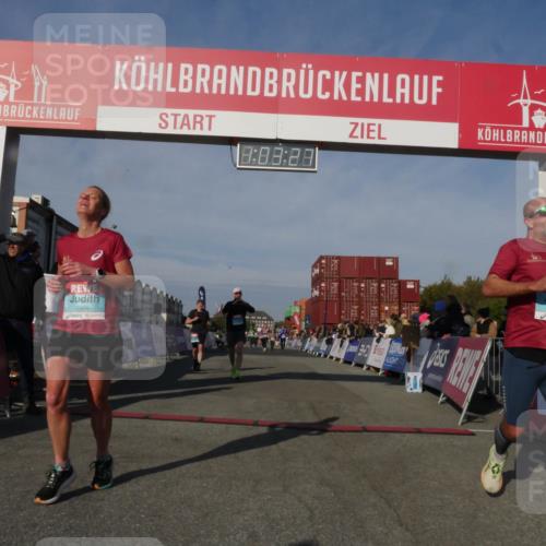 03.10.2025 - Köhlbrandbrückenlauf Matties Gatica Varas http://msf.ph/oto/9166549 03.10.2025 10:03:29 Ziel 1207, 1274, 1682, 1808, 1864, 2944, 3066, 3404, 3498, 3731 meine-sportfotos.de