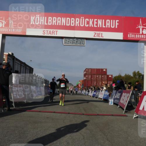 03.10.2025 - Köhlbrandbrückenlauf Matties Gatica Varas http://msf.ph/oto/9166552 03.10.2025 10:03:30 Ziel 1207, 1274, 1326, 1682, 1808, 1864, 2944, 3066, 3404, 3498, 3731 meine-sportfotos.de