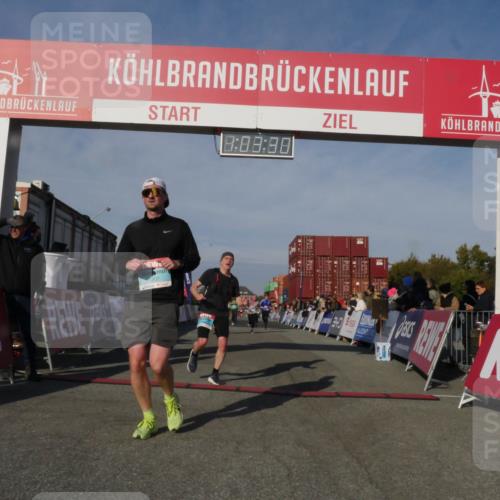 03.10.2025 - Köhlbrandbrückenlauf Matties Gatica Varas http://msf.ph/oto/9166559 03.10.2025 10:03:32 Ziel 1274, 1326, 1682, 1808, 1864, 2944, 3066, 3404, 3498, 3731 meine-sportfotos.de