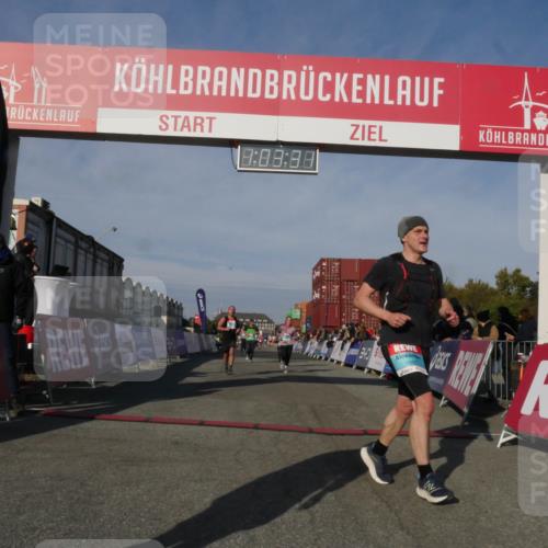 03.10.2025 - Köhlbrandbrückenlauf Matties Gatica Varas http://msf.ph/oto/9166564 03.10.2025 10:03:33 Ziel 1274, 1326, 1808, 1864, 2944, 3066, 3404, 3498, 3731 meine-sportfotos.de