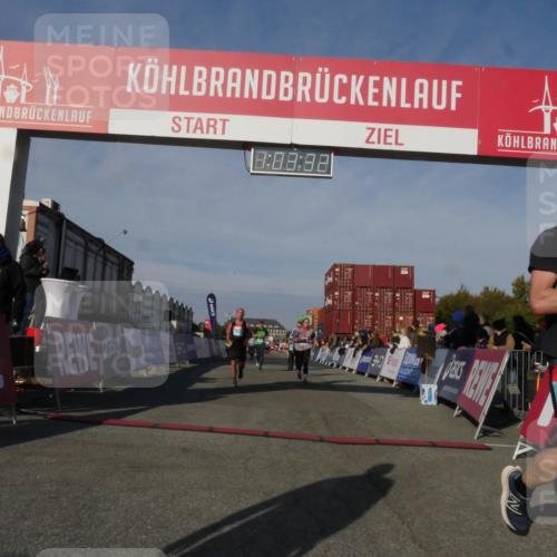 03.10.2025 - Köhlbrandbrückenlauf Matties Gatica Varas http://msf.ph/oto/9166565 03.10.2025 10:03:34 Ziel 1274, 1326, 1808, 1864, 2944, 3066, 3344, 3404, 3498, 3731 meine-sportfotos.de