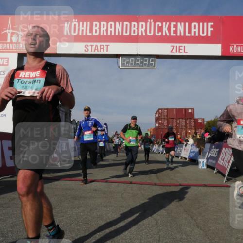03.10.2025 - Köhlbrandbrückenlauf Matties Gatica Varas http://msf.ph/oto/9166578 03.10.2025 10:03:37 Ziel 1326, 1351, 1808, 2944, 3066, 3344, 3404, 3498, 3731, 3825 meine-sportfotos.de