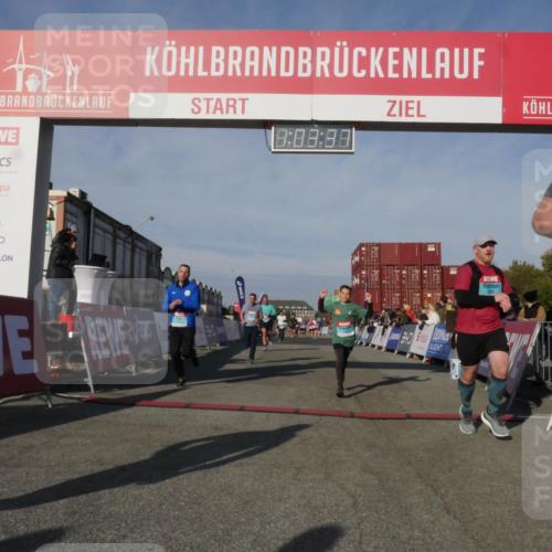 03.10.2025 - Köhlbrandbrückenlauf Matties Gatica Varas http://msf.ph/oto/9166584 03.10.2025 10:03:38 Ziel 1326, 1351, 1808, 2944, 3245, 3251, 3344, 3404, 3498, 3825 meine-sportfotos.de