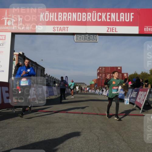 03.10.2025 - Köhlbrandbrückenlauf Matties Gatica Varas http://msf.ph/oto/9166587 03.10.2025 10:03:39 Ziel 1326, 1351, 2944, 3073, 3245, 3251, 3344, 3404, 3498, 3825 meine-sportfotos.de