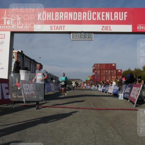 03.10.2025 - Köhlbrandbrückenlauf Matties Gatica Varas http://msf.ph/oto/9166593 03.10.2025 10:03:41 Ziel 1326, 1351, 3073, 3235, 3245, 3251, 3344, 3708, 3710, 3825 meine-sportfotos.de