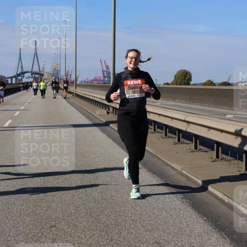 03.10.2025 - Köhlbrandbrückenlauf Strokosch-Dieckow http://msf.ph/oto/9166594 03.10.2025 13:20:50 Position 3 5315, 5271 meine-sportfotos.de