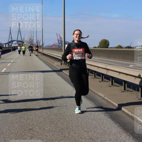 03.10.2025 - Köhlbrandbrückenlauf Strokosch-Dieckow http://msf.ph/oto/9166596 03.10.2025 13:20:50 Position 3 5271, 5315 meine-sportfotos.de