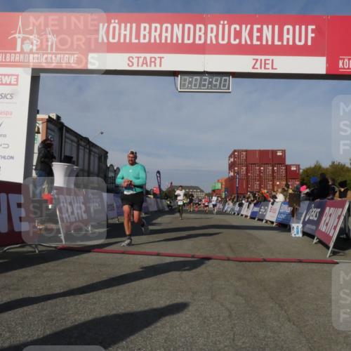 03.10.2025 - Köhlbrandbrückenlauf Matties Gatica Varas http://msf.ph/oto/9166598 03.10.2025 10:03:42 Ziel 1326, 1351, 1353, 2767, 3073, 3235, 3245, 3251, 3344, 3708, 3710, 3825 meine-sportfotos.de