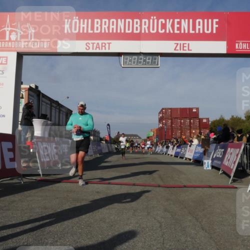 03.10.2025 - Köhlbrandbrückenlauf Matties Gatica Varas http://msf.ph/oto/9166600 03.10.2025 10:03:43 Ziel 1351, 1353, 2767, 3073, 3235, 3245, 3251, 3344, 3708, 3710, 3804, 3825 meine-sportfotos.de