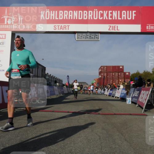 03.10.2025 - Köhlbrandbrückenlauf Matties Gatica Varas http://msf.ph/oto/9166604 03.10.2025 10:03:44 Ziel 1351, 1353, 2767, 3073, 3235, 3245, 3251, 3344, 3659, 3708, 3710, 3804, 3825 meine-sportfotos.de