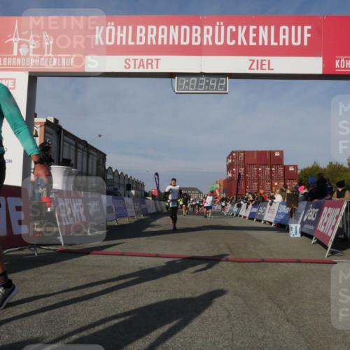 03.10.2025 - Köhlbrandbrückenlauf Matties Gatica Varas http://msf.ph/oto/9166606 03.10.2025 10:03:44 Ziel 1351, 1353, 2767, 3073, 3235, 3245, 3251, 3344, 3659, 3708, 3710, 3804, 3825 meine-sportfotos.de