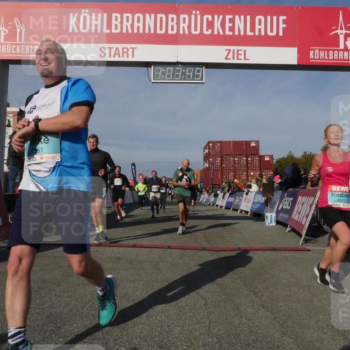 03.10.2025 - Köhlbrandbrückenlauf Matties Gatica Varas http://msf.ph/oto/9166626 03.10.2025 10:03:50 Ziel 1216, 1309, 1353, 2767, 3073, 3235, 3236, 3245, 3251, 3462, 3465, 3659, 3708, 3710, 3804, 3821 meine-sportfotos.de