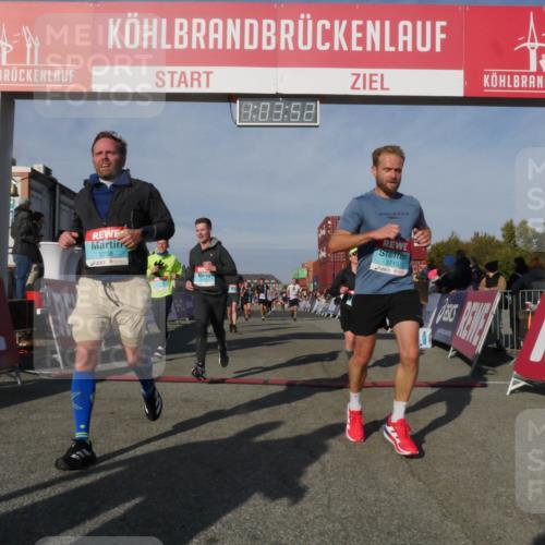 03.10.2025 - Köhlbrandbrückenlauf Matties Gatica Varas http://msf.ph/oto/9166639 03.10.2025 10:03:54 Ziel 1039, 1216, 1309, 1353, 2767, 3138, 3236, 3462, 3465, 3659, 3804, 3821 meine-sportfotos.de