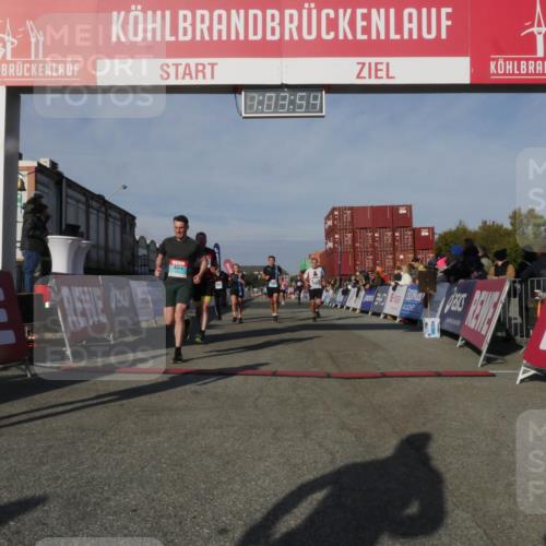 03.10.2025 - Köhlbrandbrückenlauf Matties Gatica Varas http://msf.ph/oto/9166649 03.10.2025 10:03:56 Ziel 1039, 1216, 1309, 3138, 3236, 3462, 3465, 3659, 3821 meine-sportfotos.de