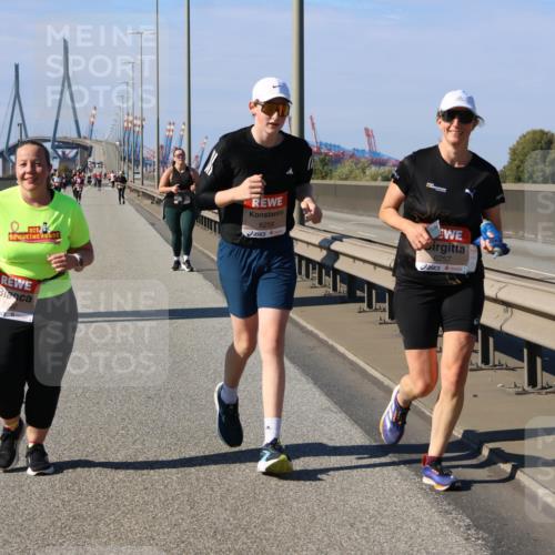 03.10.2025 - Köhlbrandbrückenlauf Strokosch-Dieckow http://msf.ph/oto/9166656 03.10.2025 13:21:09 Position 3 6258, 6257 meine-sportfotos.de