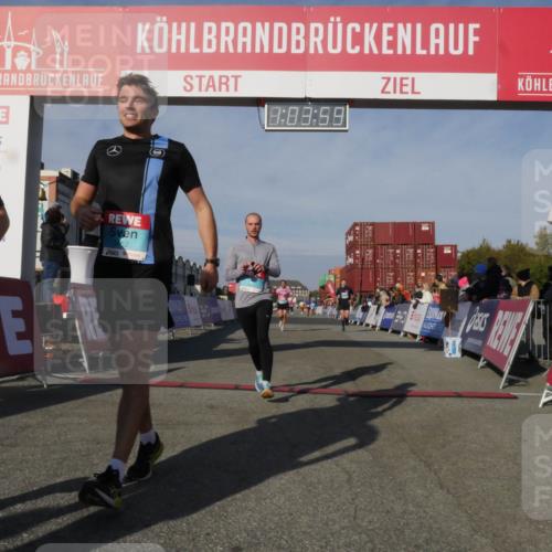 03.10.2025 - Köhlbrandbrückenlauf Matties Gatica Varas http://msf.ph/oto/9166667 03.10.2025 10:04:01 Ziel 1039, 1141, 3138, 3821 meine-sportfotos.de