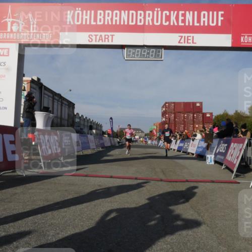 03.10.2025 - Köhlbrandbrückenlauf Matties Gatica Varas http://msf.ph/oto/9166672 03.10.2025 10:04:02 Ziel 1039, 1141, 3138 meine-sportfotos.de