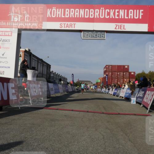 03.10.2025 - Köhlbrandbrückenlauf Matties Gatica Varas http://msf.ph/oto/9166689 03.10.2025 10:04:08 Ziel 1141, 1543, 2732, 2791, 2798 meine-sportfotos.de
