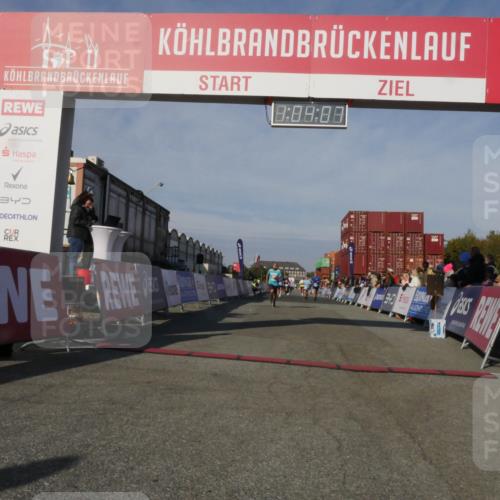 03.10.2025 - Köhlbrandbrückenlauf Matties Gatica Varas http://msf.ph/oto/9166691 03.10.2025 10:04:08 Ziel 1141, 1543, 2732, 2791, 2798 meine-sportfotos.de