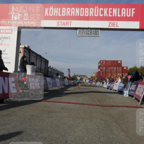 03.10.2025 - Köhlbrandbrückenlauf Matties Gatica Varas http://msf.ph/oto/9166693 03.10.2025 10:04:09 Ziel 1141, 1543, 1702, 2732, 2791, 2798 meine-sportfotos.de