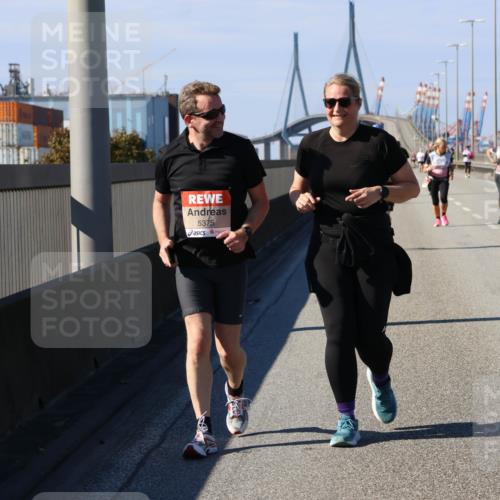 03.10.2025 - Köhlbrandbrückenlauf Strokosch-Dieckow http://msf.ph/oto/9166699 03.10.2025 13:21:32 Position 3 5375 meine-sportfotos.de