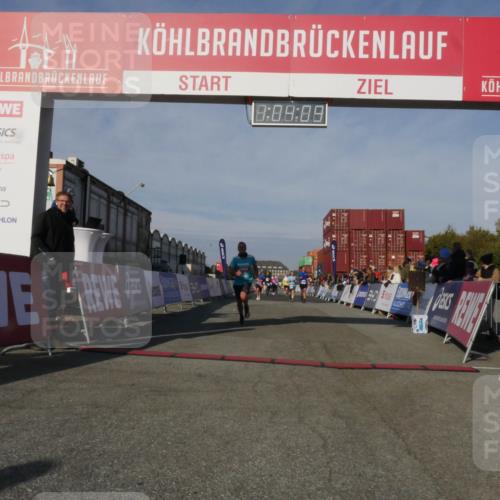 03.10.2025 - Köhlbrandbrückenlauf Matties Gatica Varas http://msf.ph/oto/9166700 03.10.2025 10:04:11 Ziel 1141, 1543, 1702, 2732, 2791, 2798, 3766 meine-sportfotos.de