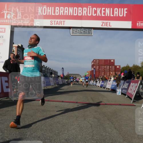 03.10.2025 - Köhlbrandbrückenlauf Matties Gatica Varas http://msf.ph/oto/9166707 03.10.2025 10:04:13 Ziel 1056, 1245, 1543, 1702, 2732, 2791, 2798, 3766 meine-sportfotos.de