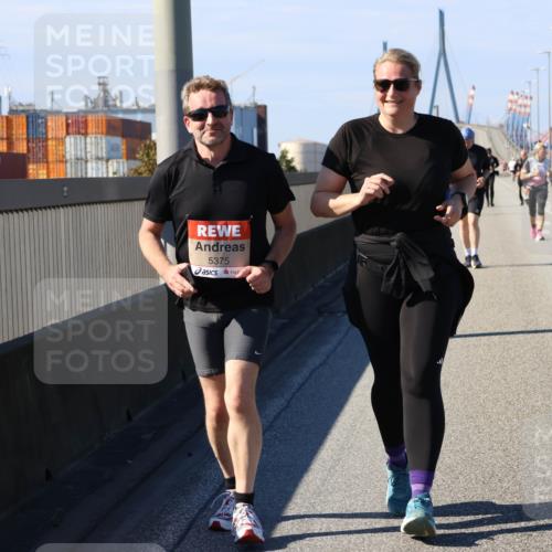 03.10.2025 - Köhlbrandbrückenlauf Strokosch-Dieckow http://msf.ph/oto/9166716 03.10.2025 13:21:33 Position 3 5375 meine-sportfotos.de
