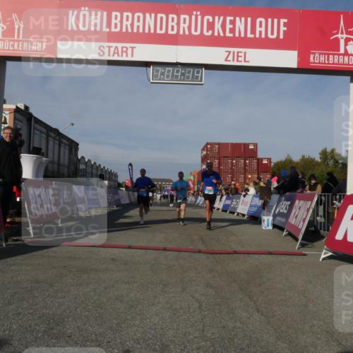03.10.2025 - Köhlbrandbrückenlauf Matties Gatica Varas http://msf.ph/oto/9166719 03.10.2025 10:04:16 Ziel 1056, 1245, 1533, 1543, 1702, 2323, 2732, 2791, 2798, 3067, 3766, 3830 meine-sportfotos.de