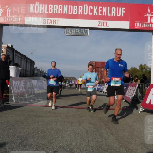 03.10.2025 - Köhlbrandbrückenlauf Matties Gatica Varas http://msf.ph/oto/9166726 03.10.2025 10:04:18 Ziel 1056, 1245, 1370, 1533, 1702, 2323, 2791, 2798, 3067, 3766, 3830 meine-sportfotos.de