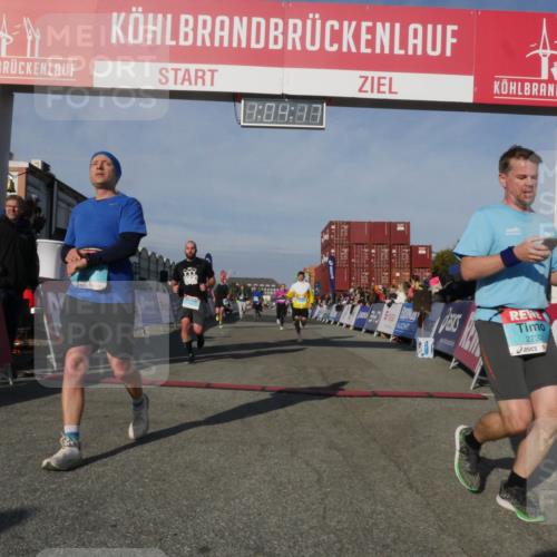 03.10.2025 - Köhlbrandbrückenlauf Matties Gatica Varas http://msf.ph/oto/9166730 03.10.2025 10:04:19 Ziel 1056, 1245, 1370, 1533, 1702, 2323, 2791, 3067, 3766, 3830 meine-sportfotos.de
