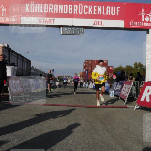 03.10.2025 - Köhlbrandbrückenlauf Matties Gatica Varas http://msf.ph/oto/9166739 03.10.2025 10:04:21 Ziel 1056, 1177, 1245, 1370, 1533, 1702, 2323, 3067, 3766, 3830 meine-sportfotos.de